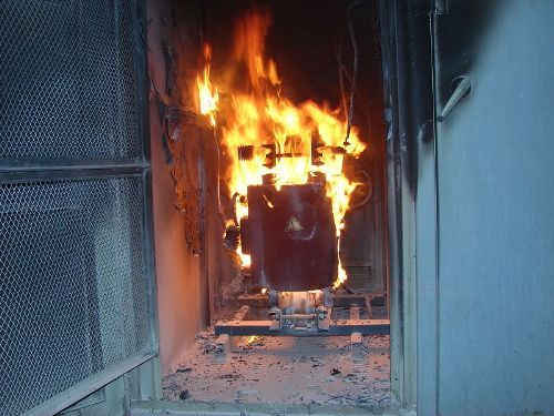 夏日炎炎，北京創(chuàng)聯(lián)匯通電氣教你必備油浸式變壓器防火常識(shí)